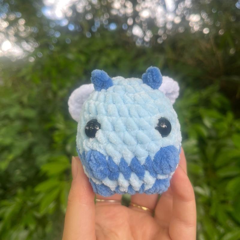 Sitting Bee Plushie