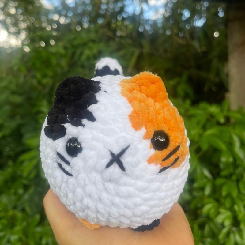Loaf Cat Plushie - Soft and Cuddly Stuffed Toy for Kids
