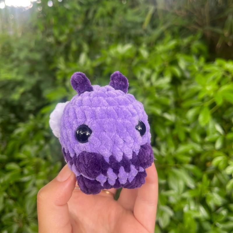 Sitting Bee Plushie