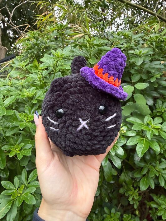 Witch loaf cat