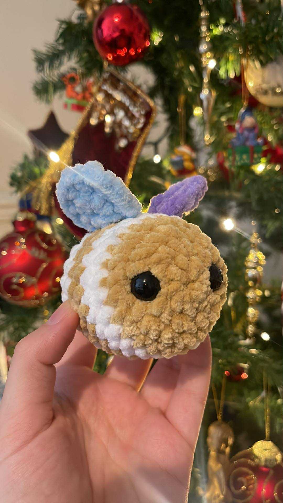 Crochet Festive Bee